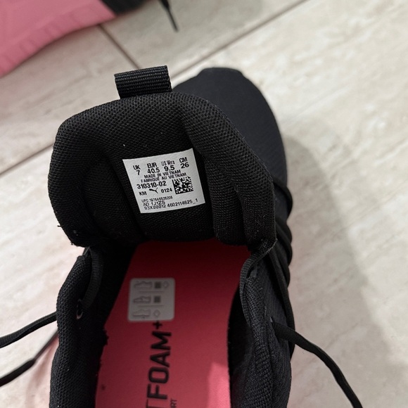 Puma Black and Pink Athletic Shoes.. size 9.5M
New ..soft foam - Picture 6 of 7